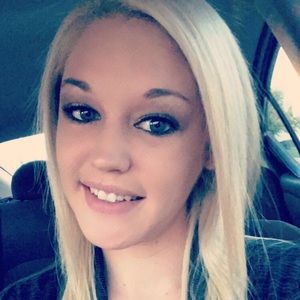 Meet your Posher, Cortney